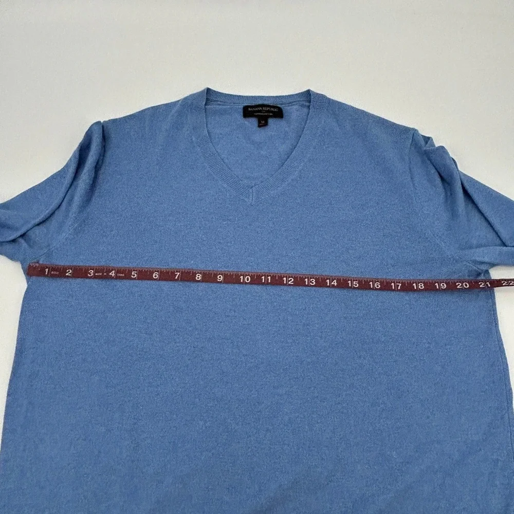 Banana Republic V-Neck Sweater Mens Medium Blue Silk Cashmere Blend Luxe Yarn